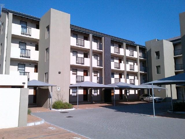 To Let 2 Bedroom Property for Rent in Lansdowne Western Cape